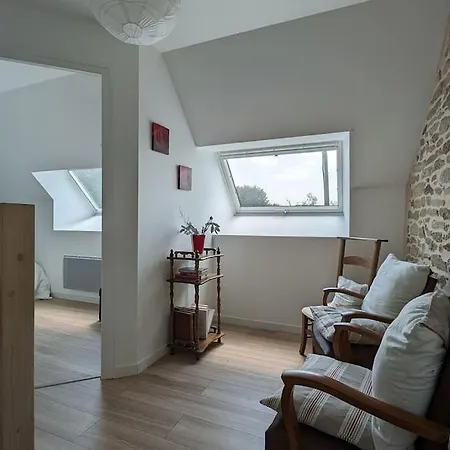 Peaceful Retreat In Traditional Stone House 度假居