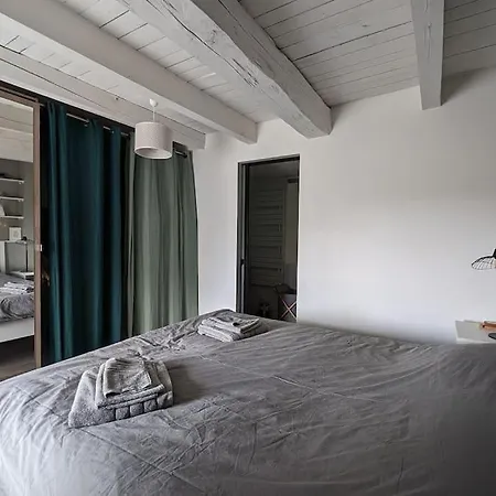 度假居 Peaceful Retreat In Traditional Stone House 普吕维涅