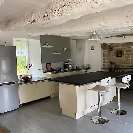 Peaceful Retreat In Traditional Stone House 度假居 *